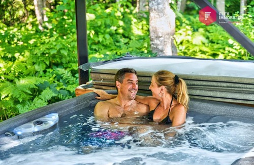 Pont-Rouge House | Le Wapiti de Portneuf - Chalet avec spa privé en forêt à Pont-Rouge - Resort près de Québec