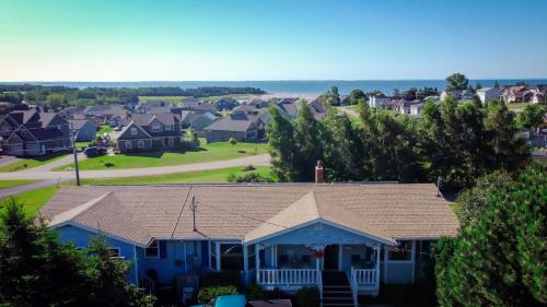 Stratford Bed & Breakfast | Lee's Ocean Peek B & B