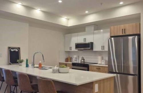 Edmonton Apartment | Leif - Spacious Garneau Retreat | 4 Beds | Sleeps 6