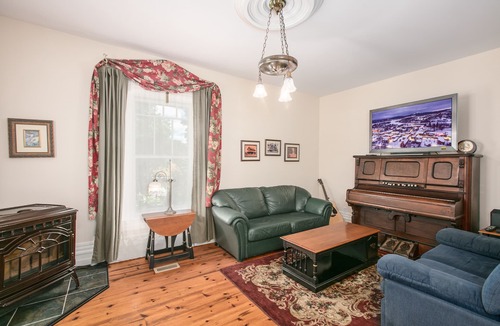 Waterloo House | Les Matins de Victoria