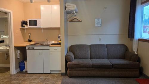 Radium Hot Springs Hotel | Lido Motel