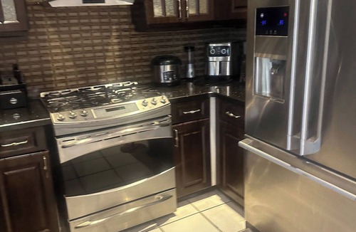 Hurontario House | Live Near SQ 1 Self Check-in 2 min to Transit