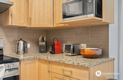 Southwest Calgary Apartment | Live the 17th Ave Lifestyle » Secure Parking » AC