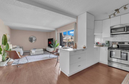 Southwest Calgary Apartment | Lively 17 Ave King Suite UG Parking Walk to Saddledome Free Banff Pass