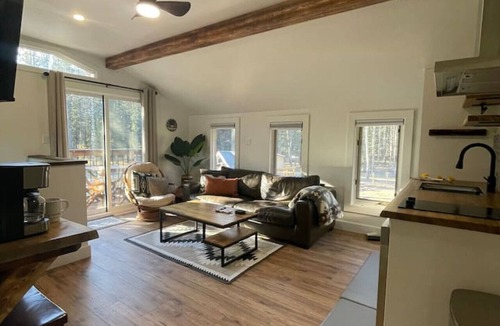 Bragg Creek Condo | Llama Lookout Suite at Basecamp Ranch, Bragg Creek