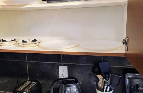 Downtown Edmonton Apartment | Loaded secure 2 bed 2 bath condo with parking, near Roger's Stadium Downtown