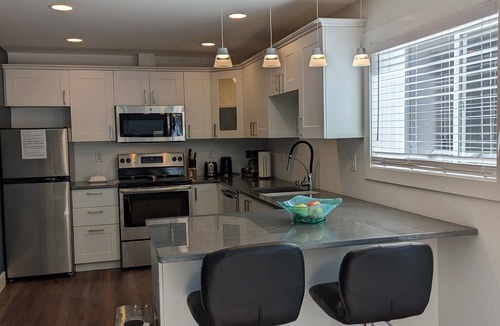 Sooke House | Location! Location! Waterfront! Amazing views! 2 Bedroom comfort.