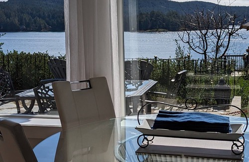 Sooke House | Location! Location! Waterfront! Amazing views! 2 Bedroom comfort.