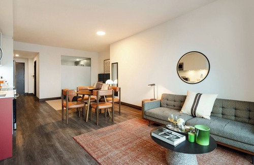 Old Montreal Apartment | Loft | Serviced Apartment Old Montreal, King Bed, Courtyard