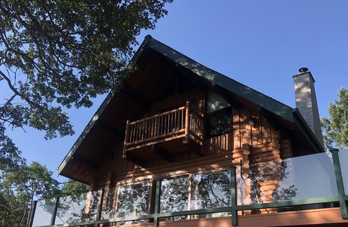 Regional District of Nanaimo House | Log home with beautiful ocean view and hot tub!