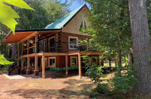 North Algona Wilberforce House | Log House On The Bonnechere River