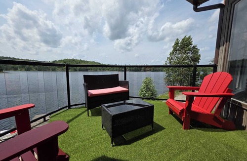 Sudbury House | Lohi Lake Manor - Luxury Waterfront Estate