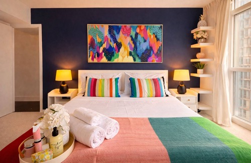 Bathurst Quay Hotel | Lovely 2-Bedroom Hotel with Parking in Vibrant Toronto