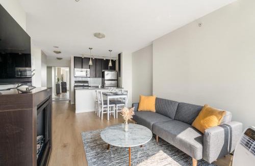 Crosstown Apartment | Lovely condo with amazing view