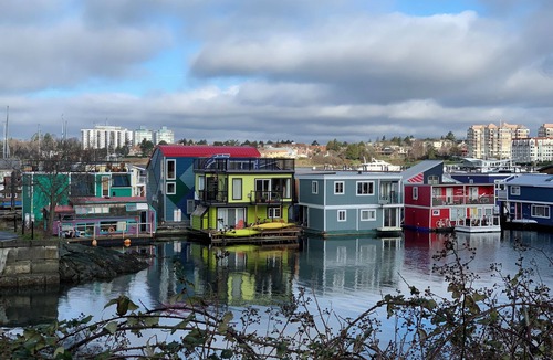 Inner Harbour Apartment | Lovely Guest Studio at the Historic Spring Cottage
