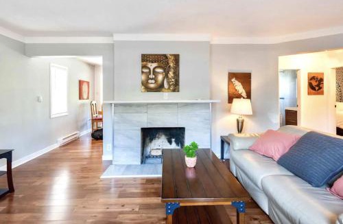 Saanich East House | LOVELY HOME 10 MINUTES TO DOWNTOWN !!!