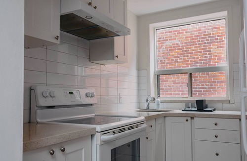 Riverside Apartment | Lum The Queen - One-Bedroom Apartment w/City View