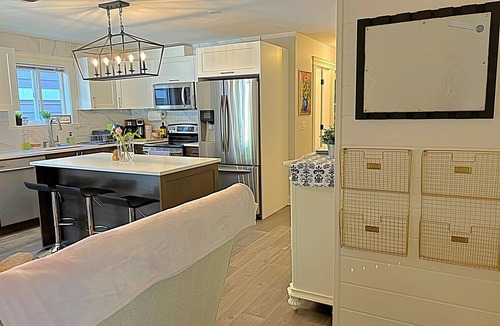 Langford House | Lux 3 Bedroom Suite - Bear Mountain - Rainforest Retreat, Victoria, BC,