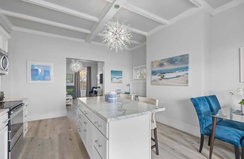 Queens Square Condo | LUX Waterfront 2 Bedroom Condo Downtown Ch'town