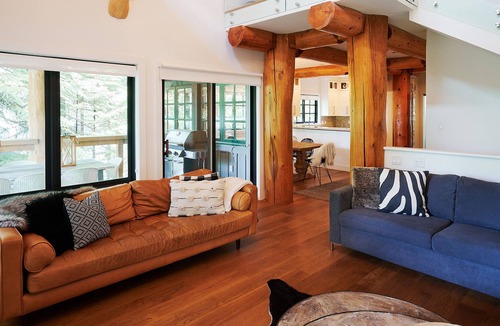 Nordic Estates House | Luxe and Stylish Taluswood Home in the Mountains