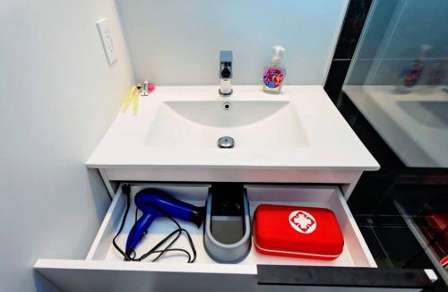 Kitimat Apartment | LuxQuarters Blueberry Studio