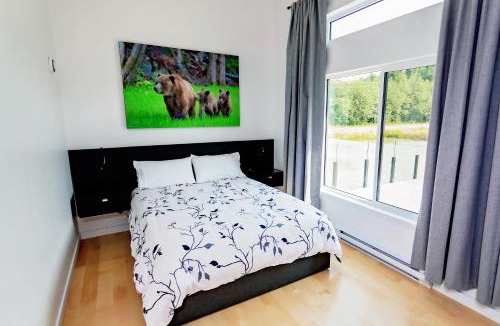 Kitimat House | LuxQuarters Bumbleberry Guest House