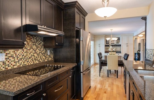 Windermere House | LUXURIOUS 5,500 sqft Home: 5 Br/5 Ba | PRIVATE Pool & Hot Tub | STEPS to Beach