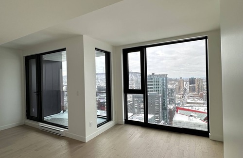 Quartier des Spectacles Apartment | Luxurious Condo located with the front row views of the Place des Festivals.