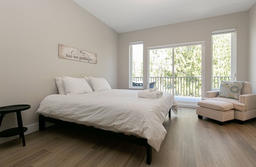 Lake Cowichan Apartment | Luxurious Home in Lake Cowichan