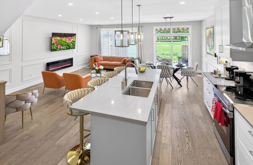 Niagara Falls House | Luxurious Niagara 3 Bdr Townhouse/Garage