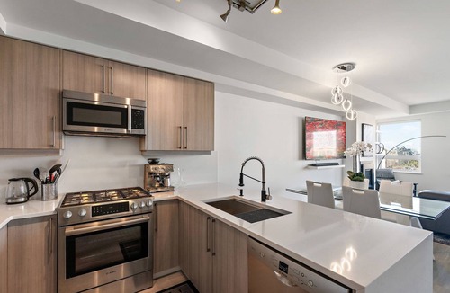Downtown Victoria Condo | Luxurious, Ocean View 2 Story Penthouse - Downtown - Secure Parking