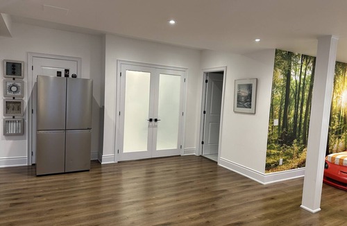 Brampton Apartment | Luxurious open concept 2 bedroom apt on ravine, pond, central, airport, shopping