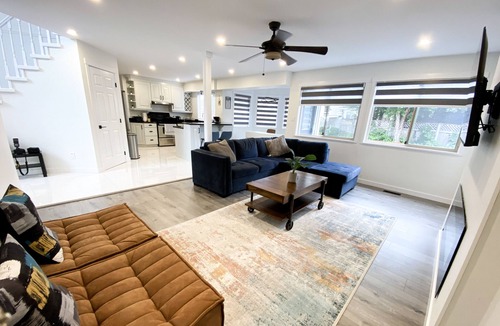 Port Coquitlam House | Luxurious Ultra Modern 4 bed/2.5 bath