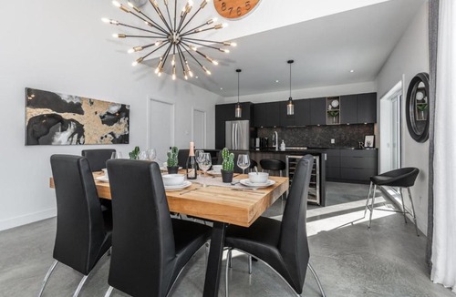 La Conception Ski Chalet | Luxurious Villa Tremblant 4 Bdrs W Hot Tub B85