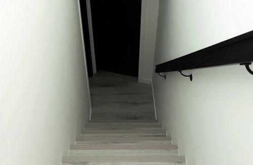 Transcona House | Luxury 1 bedroom Basement suite (Private Entrance and Free Parking)