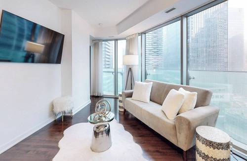 Central Waterfront Condo | Luxury 2 Bedroom/2 Bathroom Downtown Toronto Condo!