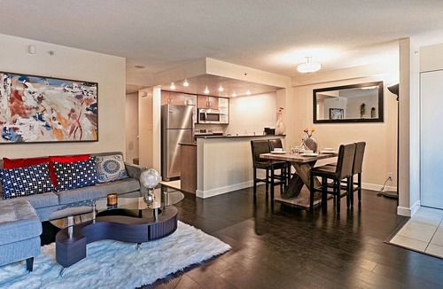 Yaletown House | Luxury 2 Bedroom Duplex Yaletown w/Fireplace & Den
