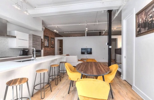 Old Montreal Apartment | Luxury 2BR in Old Port–Historic Charm & Chic Stay