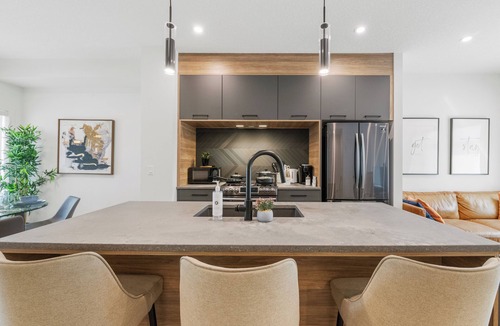 North Central Edmonton House | Luxury 3BR Home w/King Bed
