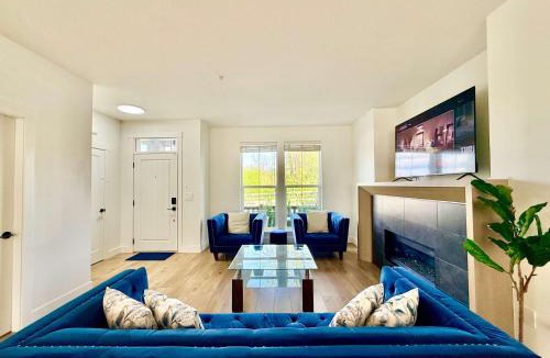 Willoughby House | Luxury 3Br Oasis Gated Yard Pets Welcome