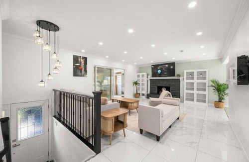 Abbotsford Apartment | Luxury 3BR Retreat, Hot Tub, Fire Pit, 4 Beds
