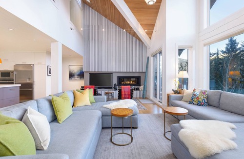 Whistler Village Ski Chalet | Luxury 4-bedroom ski-in/out chalet in Whistler