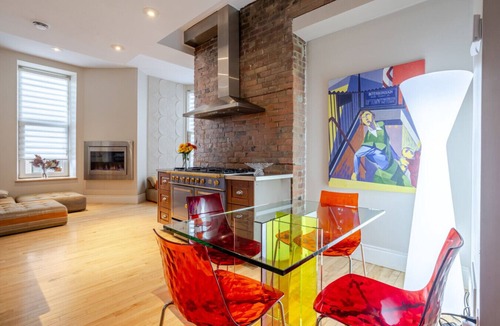 Shaughnessy Village House | Luxury 4BR/3BA Villa | Perfect for Groups