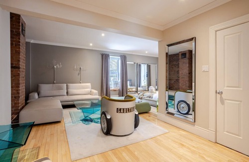 Shaughnessy Village House | Luxury 4BR/3BA Villa | Perfect for Groups