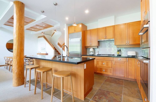 Whistler Villa | Luxury 4BR/4BA Chalet on Golf Course, w/Garage +AC