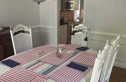 Cedar Point House | Luxury 5-bedroom house in Cedar Point with AC, WiFi, hotub, private yard & more!