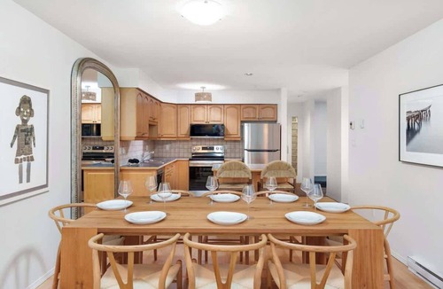 Blueberry Hill Apartment | Luxury 6-Bedroom - Whistler Village - Blueberry
