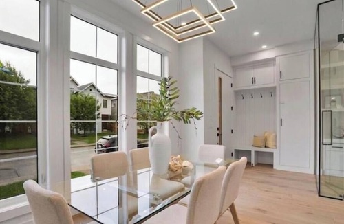 Killarney House | Luxury 6BR/5.5BA w/2 Private Suites-Back Yard/AC