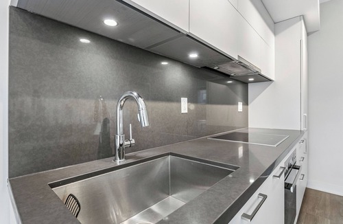 Yorkville Apartment | Luxury Apartment Yorkville 1bed1bath| Pool|Gym