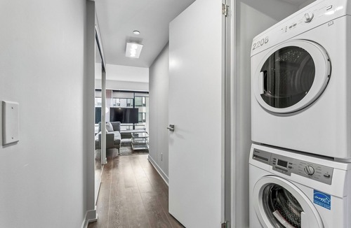 Yorkville Apartment | Luxury Apartment Yorkville 1bed1bath| Pool|Gym